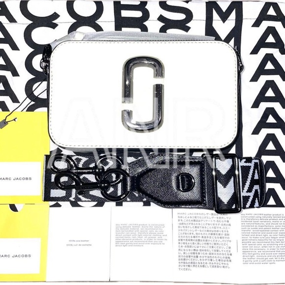 NWT 🤍MARC JACOBS White Crossbody Bag with Black Strap🤍 - Picture 4 of 4
